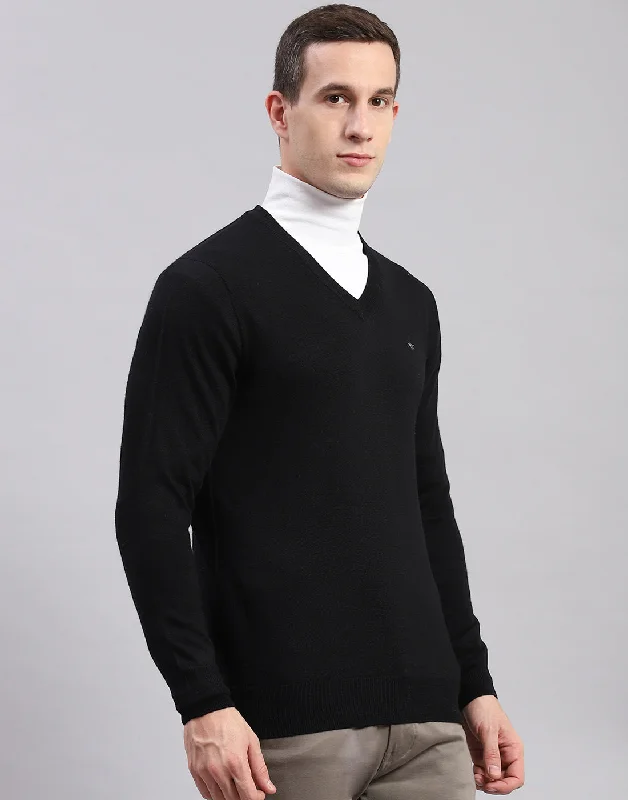 Men Black Solid V Neck Full Sleeve Sweaters/Pullovers