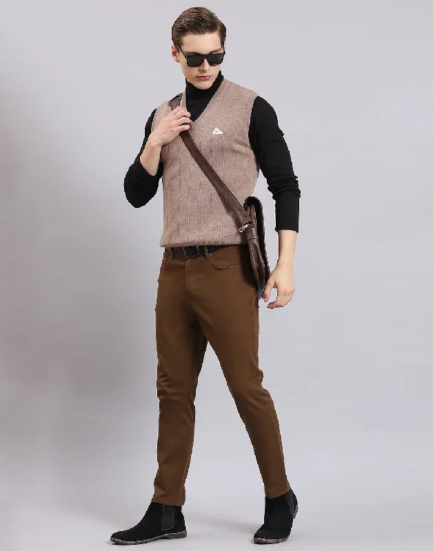 Men Brown Solid V Neck Sleeveless Sweater