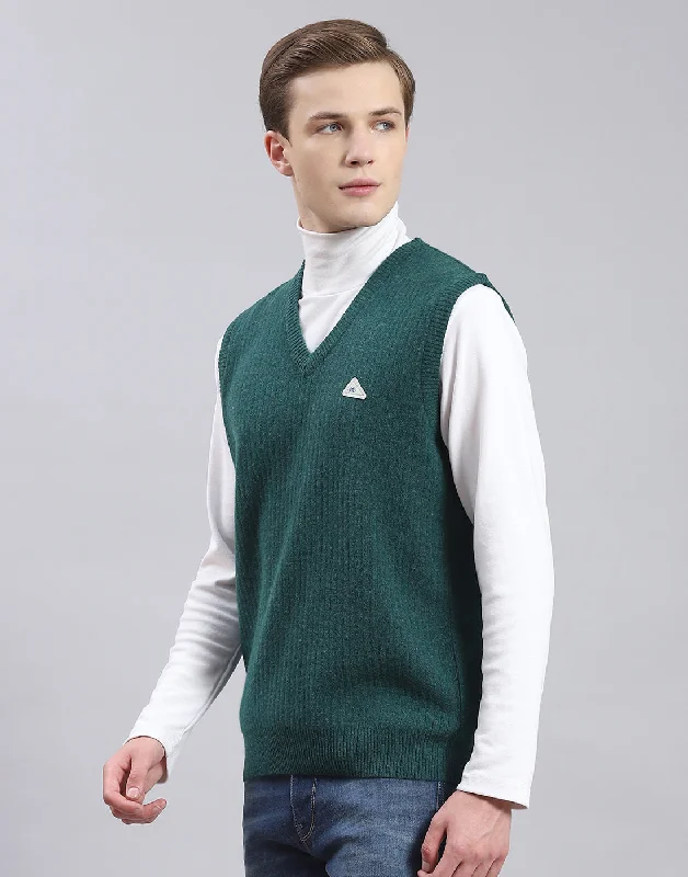 Men Green Solid V Neck Sleeveless Sweater