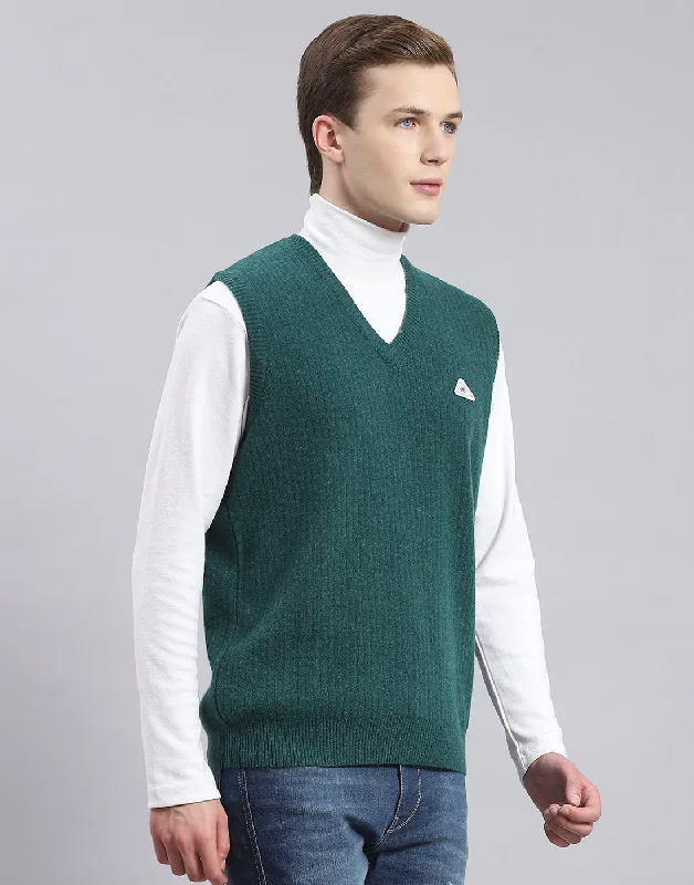 Men Green Solid V Neck Sleeveless Sweater