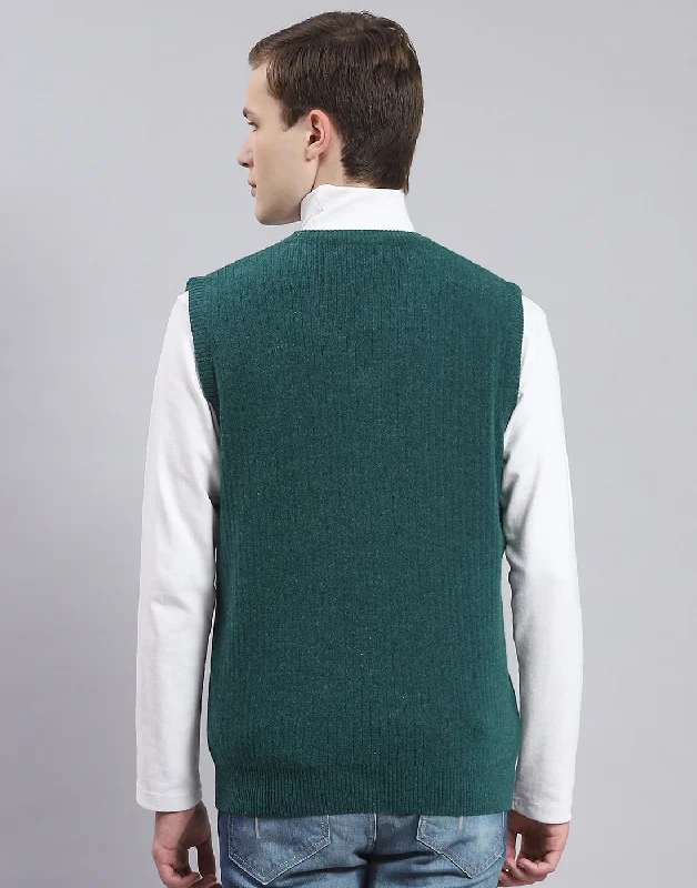 Men Green Solid V Neck Sleeveless Sweater