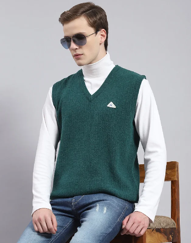 Men Green Solid V Neck Sleeveless Sweater