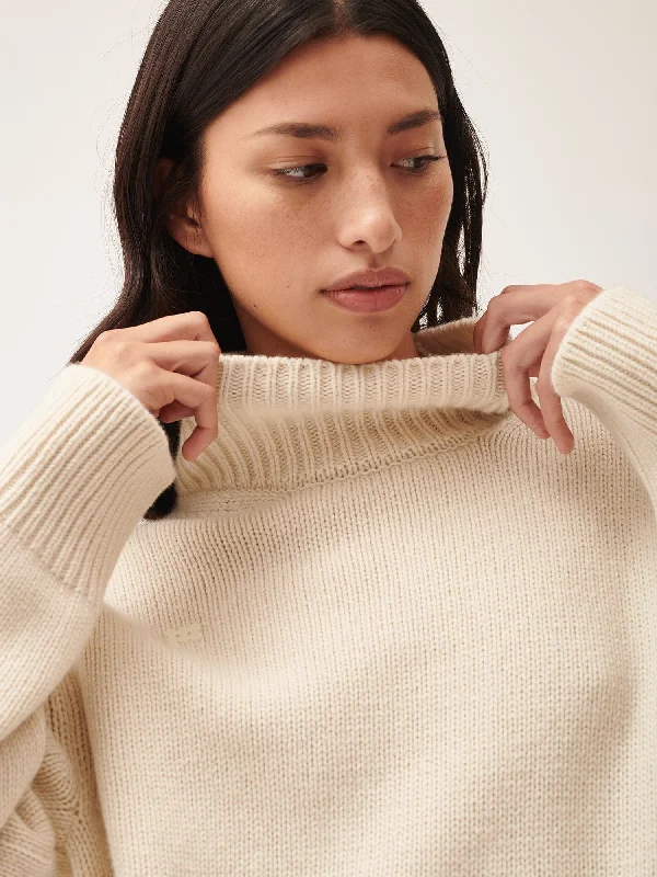 Women's Recycled Cashmere Turtleneck Sweater—ecru ivory