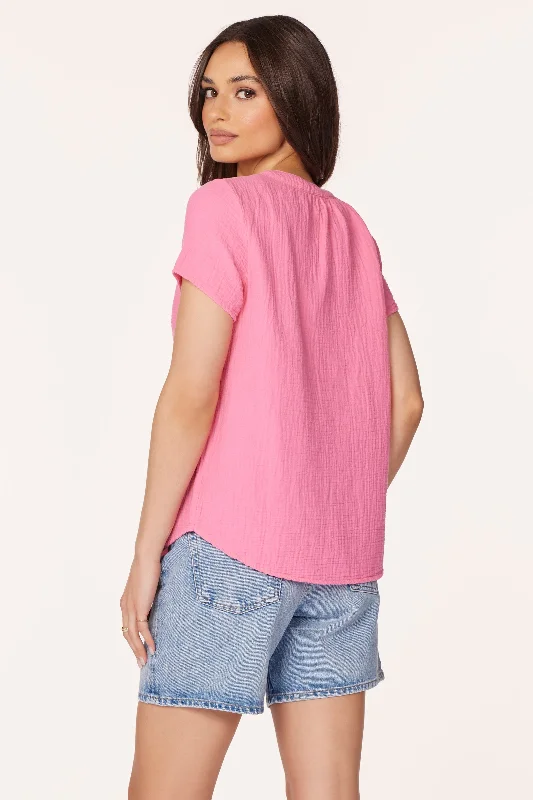 SPLIT NECK TOP