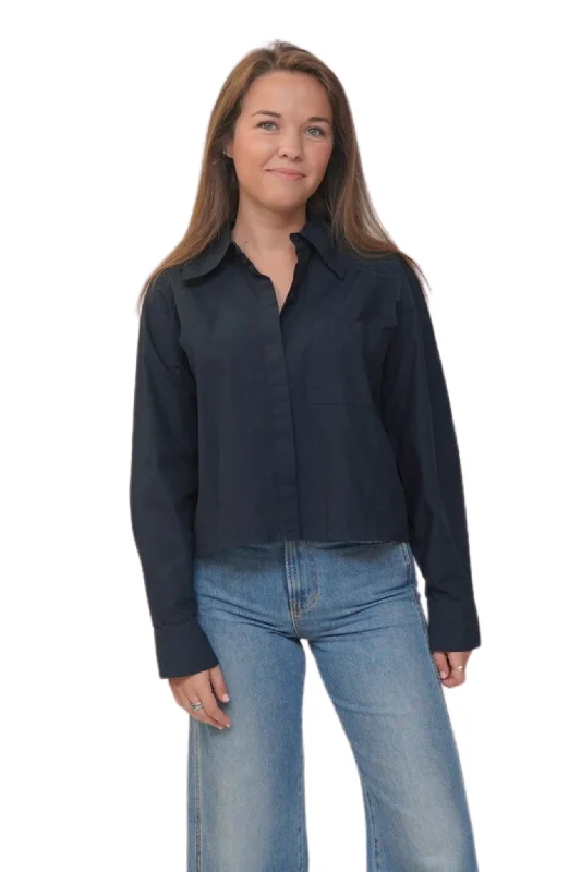 Poplin Pocket Shirt in Navy